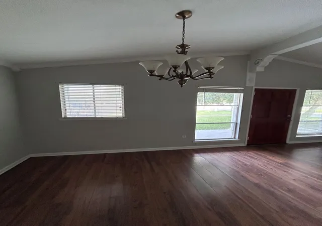 2nd image of 1114 Pear St, Vidalia, LA 71373 | MLS# 21265480
