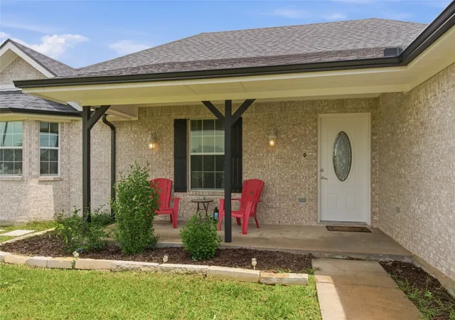 Homes for sale in Trenton, TX | 137 Judah Cir, Trenton, TX 75490 | MLS# 21263020