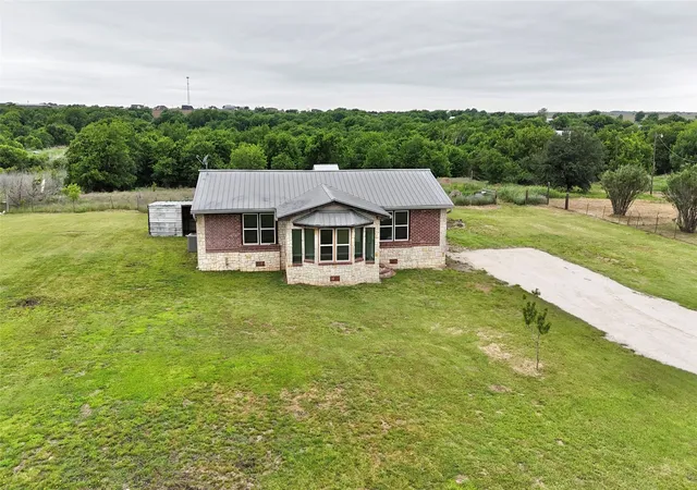 Homes for sale in Joshua, TX | 9717 Limestone Ct, Joshua, TX 76058 | MLS# 21265318