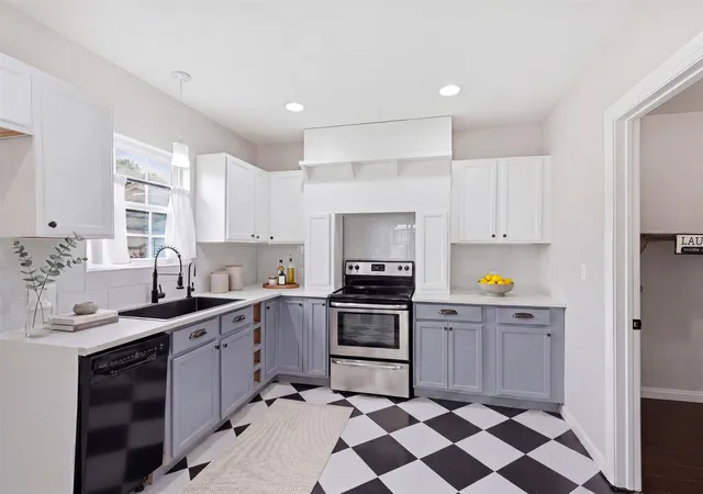 Photo 3 of Sale Pending at 258 Spring Valley Cir, Azle, TX 76020 | MLS# 21265491 | Listing updated on 2026-10-06