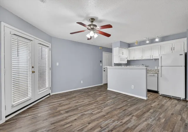 4th image of 1700 Baird Farm Cir, Arlington, TX 76006