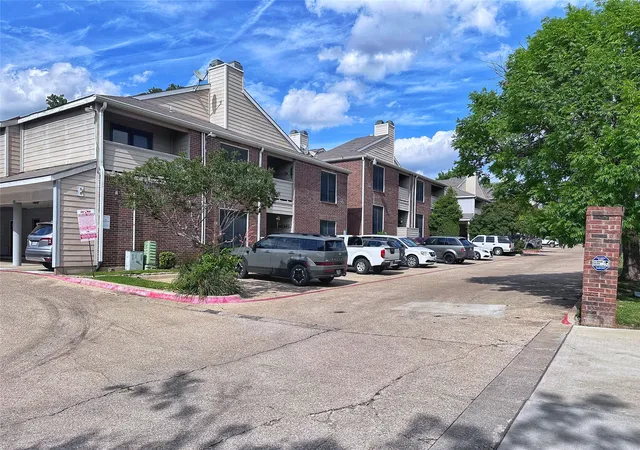 Homes for sale in Dallas, TX | 8545 Midpark Rd #40, Dallas, TX 75240 | MLS# 21264048