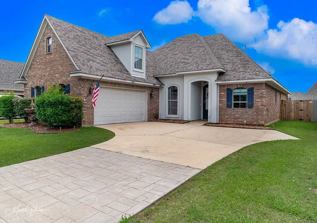 Homes for sale in Bossier City, LA | 793 Dumaine Dr, Bossier City, LA 71111 | MLS# 21265334