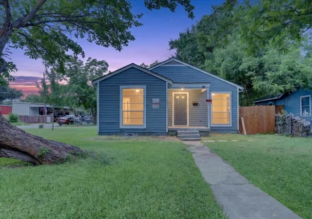 Homes for sale in Dallas, TX | 8752 Woodcastle Dr, Dallas, TX 75217 | MLS# 21265517