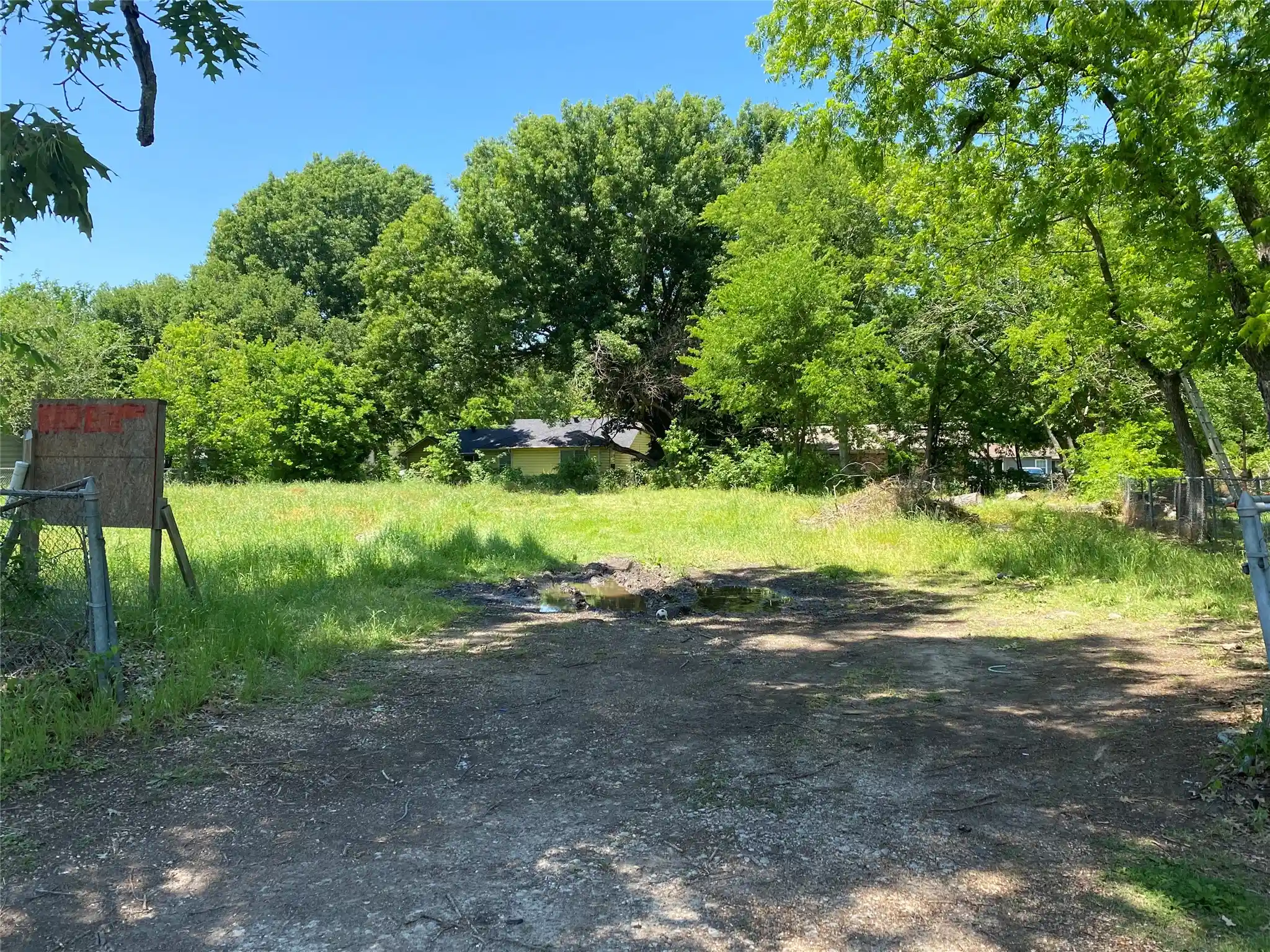 Photo 1 of Land for sale at 2012 W 13th Ave, Corsicana, TX 75110 | MLS# 21265632 | Listing updated on 2026-05-09