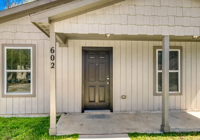 Homes for sale in Gainesville, TX | 602 N Taylor St, Gainesville, TX 76240 | MLS# 21265634