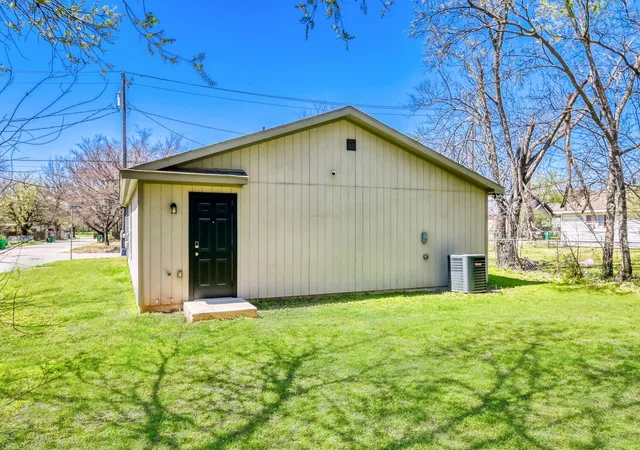 Homes for sale in Gainesville, TX | 602 N Taylor St, Gainesville, TX 76240 | MLS# 21265634