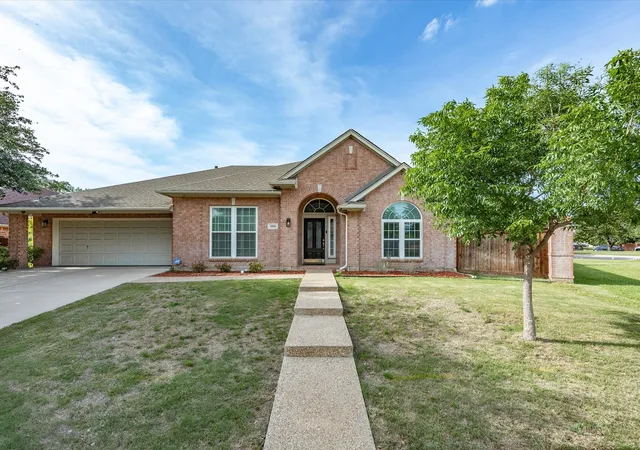 1st image of 3529 Stone Creek Ln S, Fort Worth, TX 76137 | MLS# 21264006