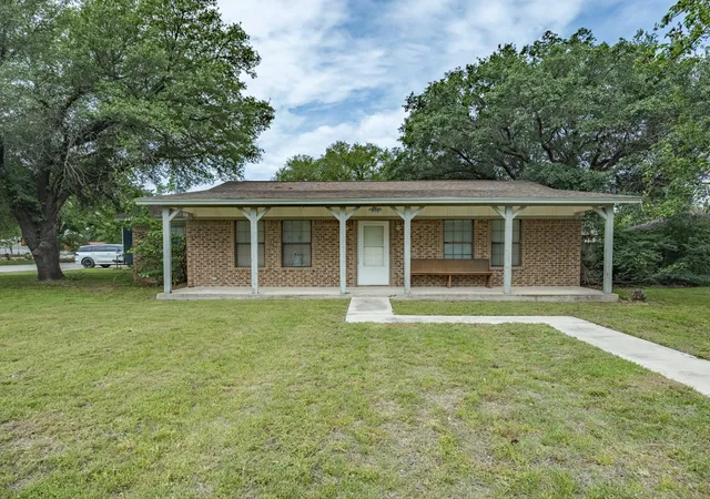 Homes for sale in Chico, TX | 308 Oakwood St, Chico, TX 76431 | MLS# 21265678