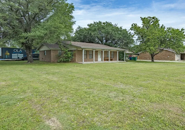 Homes for sale in Chico, TX | 308 Oakwood St, Chico, TX 76431 | MLS# 21265678