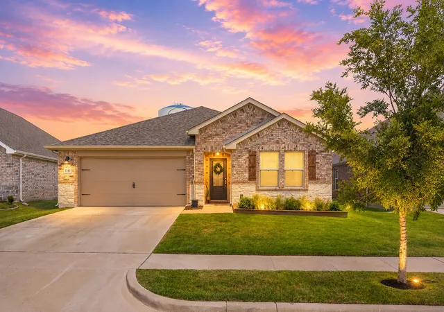Photo 1 of Single family home for sale at 1501 Pleasant Knoll Trl, Aubrey, TX 76227 | MLS# 21265702 | Listing updated on 2026-10-03