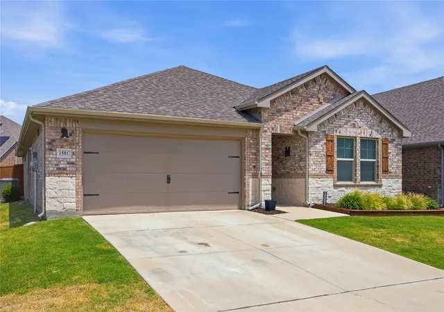 Photo 3 of Single family home for sale at 1501 Pleasant Knoll Trl, Aubrey, TX 76227 | MLS# 21265702 | Listing updated on 2026-10-03
