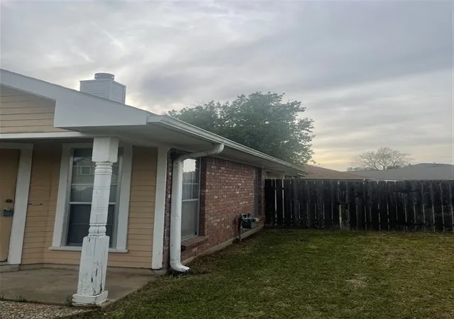 Homes for sale in Bossier City, LA | 1410 Williamsburg Dr, Bossier City, LA 71112 | MLS# 21265708