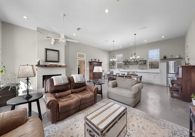 Homes for sale in Mount Vernon, TX | 2640 County Road 1030 Nw, Mount Vernon, TX 75457 | MLS# 21265695