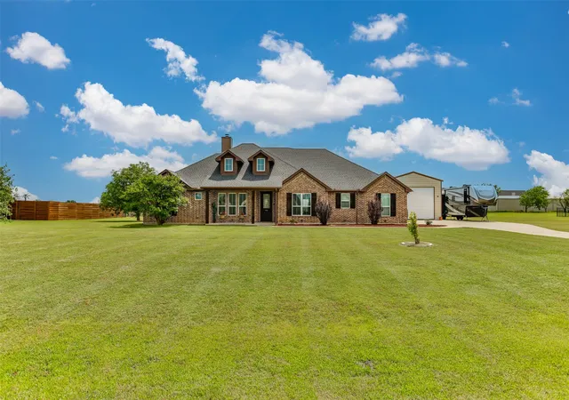 Homes for sale in Sanger, TX | 11210 Lakecrest Dr, Sanger, TX 76266 | MLS# 21258507