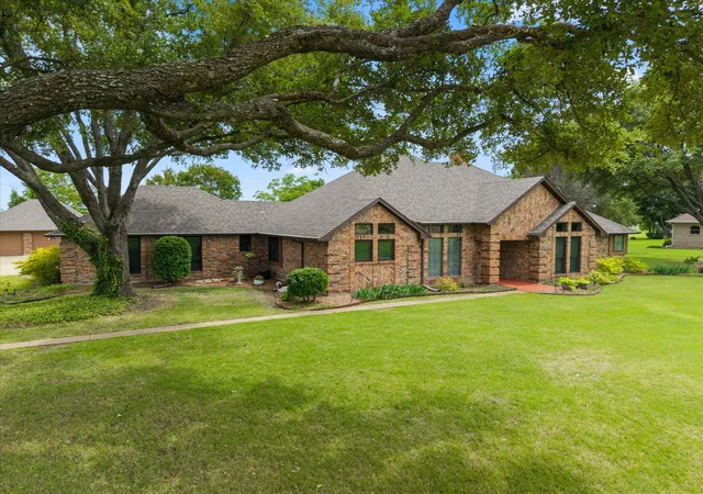 Photo 1 of Single family home for sale at 10612 Live Oak Dr, Forney, TX 75126 | MLS# 21265276 | Listing updated on 2026-09-04