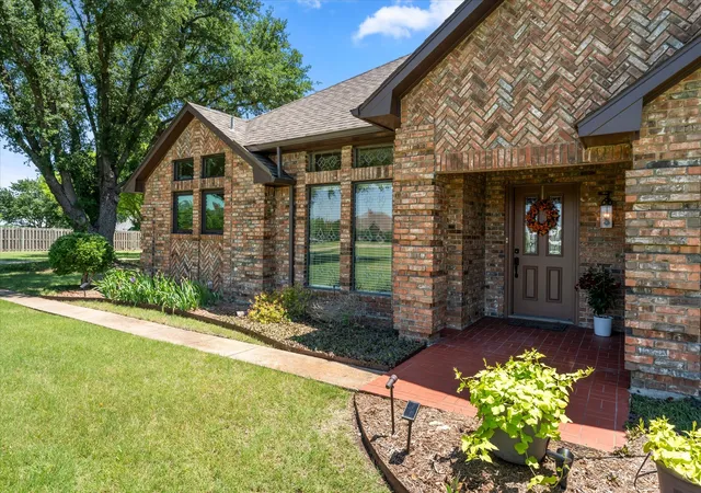 Photo 3 of Single family home for sale at 10612 Live Oak Dr, Forney, TX 75126 | MLS# 21265276 | Listing updated on 2026-09-04