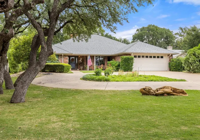 Photo 1 of Single family home for sale at 3808 Fairway Dr, Granbury, TX 76049 | MLS# 21265742 | Listing updated on 2026-10-03