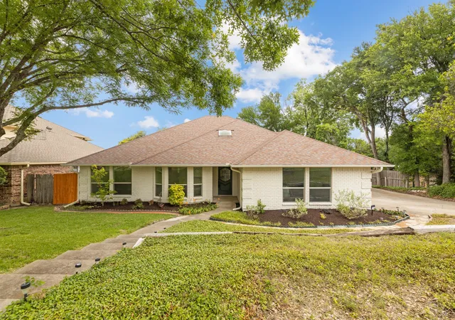 Photo 1 of Sale Pending at 10112 Wandering Way St, Benbrook, TX 76126 | MLS# 21262628 | Listing updated on 2026-08-22