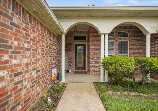 Photo 3 of Sale Pending at 220 Sandstone Ln, Nacogdoches, TX 75965 | MLS# 21257084 | Listing updated on 2026-09-24