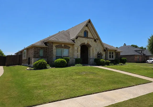 Homes for sale in Midlothian, TX | 6602 Morning Dew Dr, Midlothian, TX 76065 | MLS# 21265778