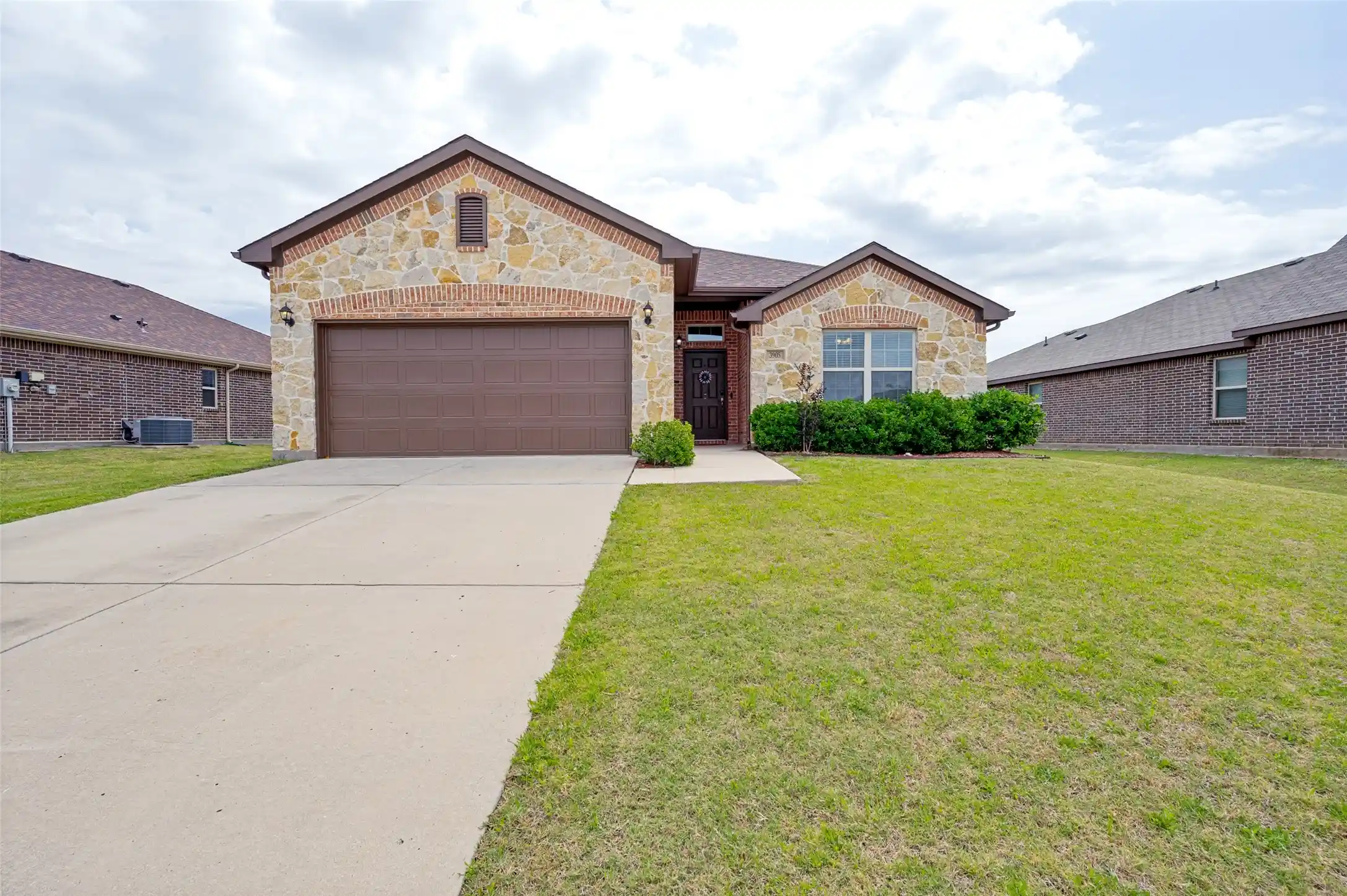 Single family home for sale at 3905 Bridle Path Ln, Sanger, TX 76266 | MLS# 21265825