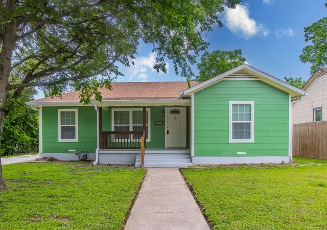Photo 1 of Sale Pending at 2816 Summer Ave, Waco, TX 76708 | MLS# 21265817 | Listing updated on 2026-07-20