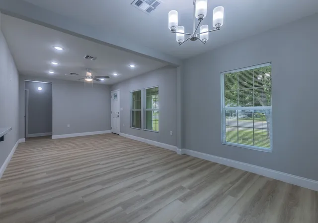 Photo 3 of Sale Pending at 2816 Summer Ave, Waco, TX 76708 | MLS# 21265817 | Listing updated on 2026-07-20