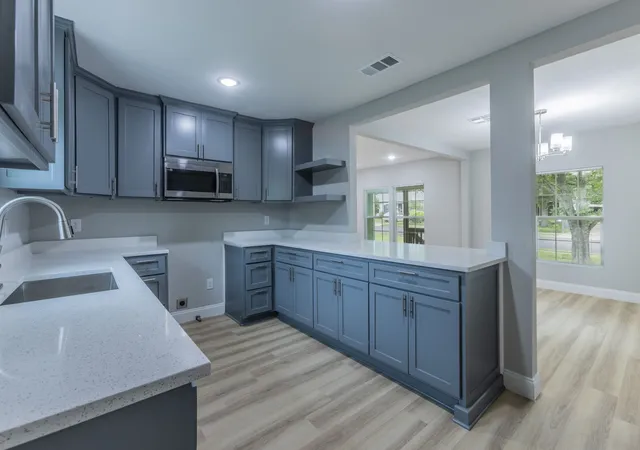 Photo 4 of Sale Pending at 2816 Summer Ave, Waco, TX 76708 | MLS# 21265817 | Listing updated on 2026-07-20