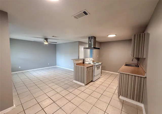 Photo 1 of Sale Pending at 1904 San Rafael St, Fort Worth, TX 76134 | MLS# 21264776 | Listing updated on 2026-09-16