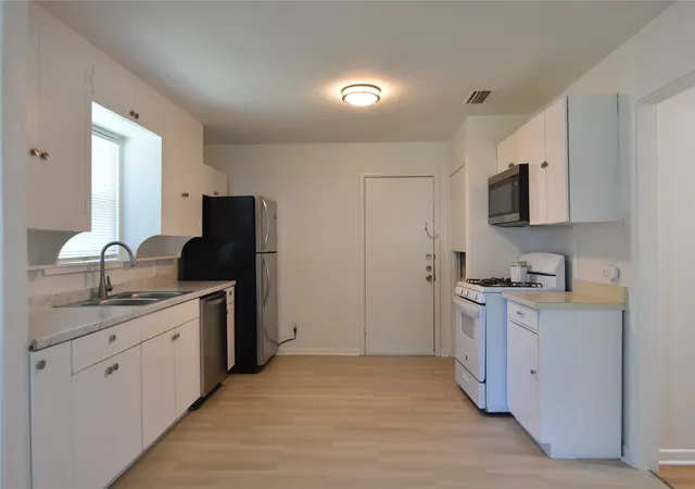 4th image of 1202 Sunnyside Ave, Cockrell Hill, TX 75211 | MLS# 21265890