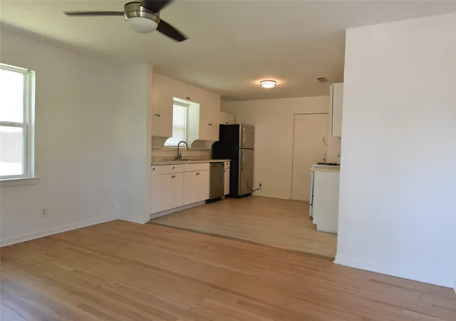 5th image of 1202 Sunnyside Ave, Cockrell Hill, TX 75211 | MLS# 21265890