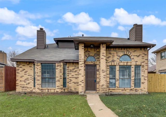 Homes for sale in Balch Springs, TX | 11805 Eloise Dr, Balch Springs, TX 75180 | MLS# 21265905