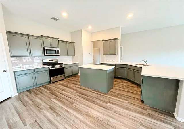 Photo 4 of Single family home for sale at 2927 Rosemount Ln, Forney, TX 75126 | MLS# 21265837 | Listing updated on 2026-10-03