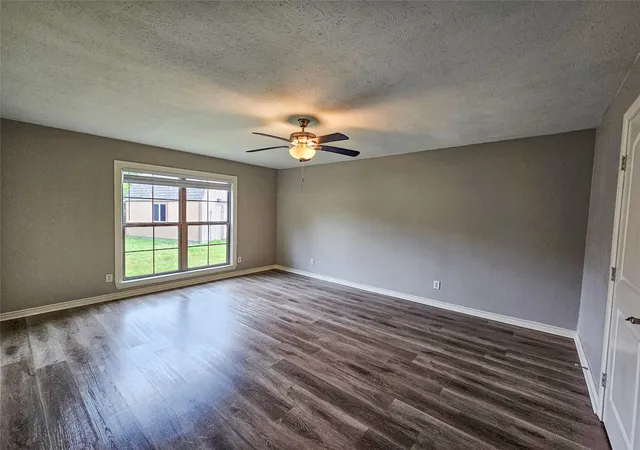 Homes for sale in Garland, TX | 3717 Red Oak Dr, Garland, TX 75043 | MLS# 21265957