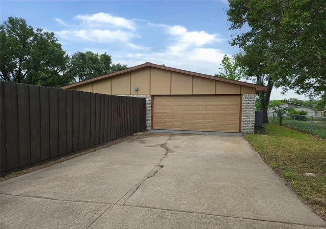 Photo 2 of Sale Pending at 3717 Red Oak Dr, Garland, TX 75043 | MLS# 21265957 | Listing updated on 2026-08-21