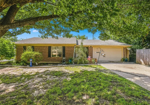 Photo 1 of Single family home for sale at 5303 Hilltop, Greenville, TX 75402 | MLS# 21265996 | Listing updated on 2026-09-15