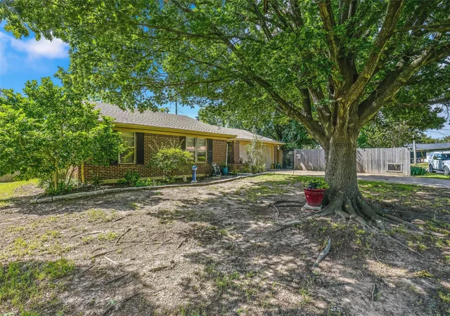 Photo 3 of Single family home for sale at 5303 Hilltop, Greenville, TX 75402 | MLS# 21265996 | Listing updated on 2026-09-15
