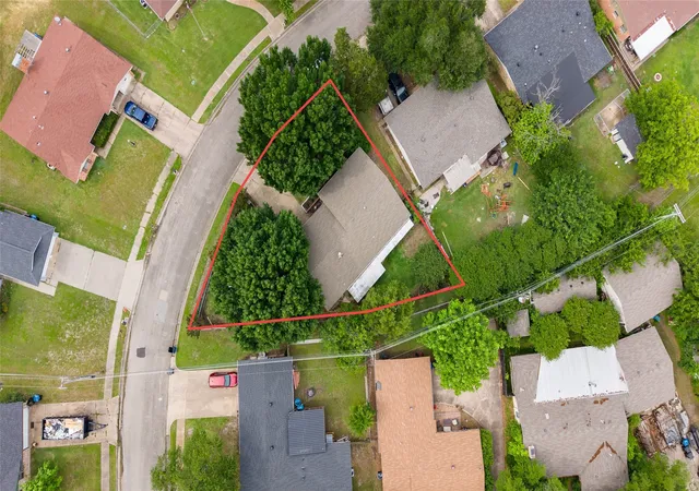 Photo 3 of Single family home for sale at 5303 Hilltop, Greenville, TX 75402 | MLS# 21265996 | Listing updated on 2026-09-15
