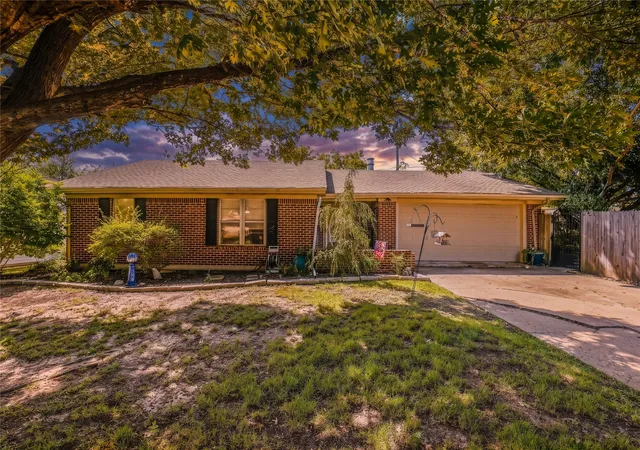 Photo 4 of Single family home for sale at 5303 Hilltop, Greenville, TX 75402 | MLS# 21265996 | Listing updated on 2026-09-15
