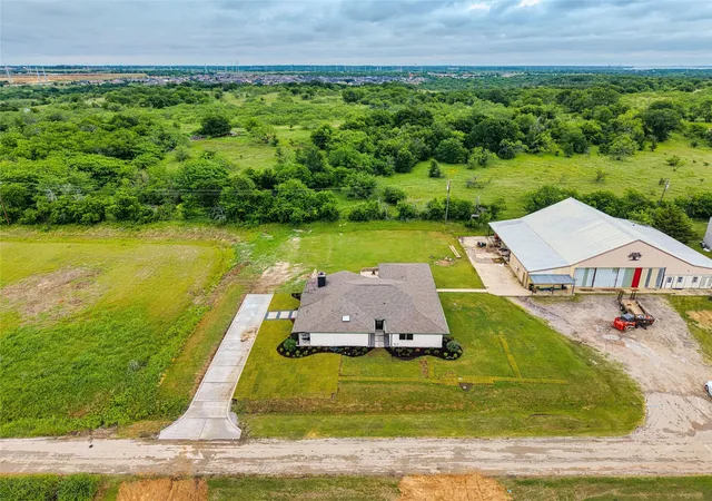 Homes for sale in Roanoke, TX | 5463 Kelly Dr, Roanoke, TX 76262 | MLS# 21245769