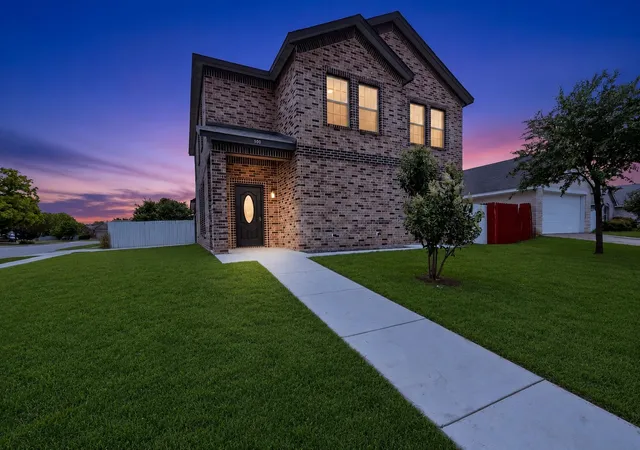 Homes for sale in Hutchins, TX | 800 Oak Creek Dr, Hutchins, TX 75141 | MLS# 21266020
