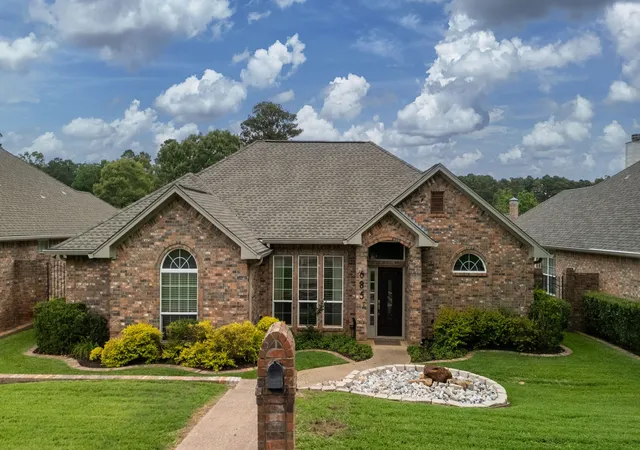Homes for sale in Tyler, TX | 685 Bunker Dr, Tyler, TX 75703 | MLS# 21262122