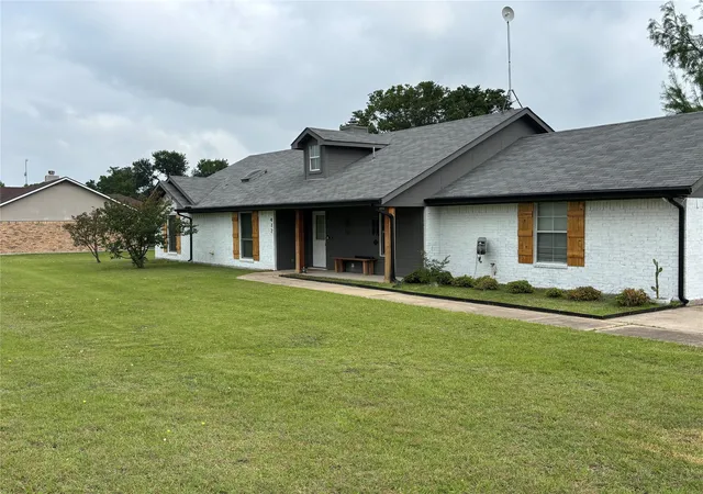 Photo 4 of Single family home for sale at 412 Christi Ln, Princeton, TX 75407 | MLS# 21251405 | Listing updated on 2026-09-22