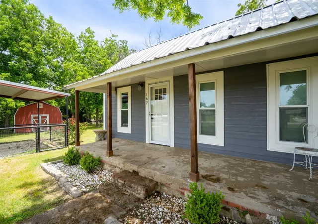 Homes for sale in Walnut Springs, TX | 167 W Ross St, Walnut Springs, TX 76690 | MLS# 21266100