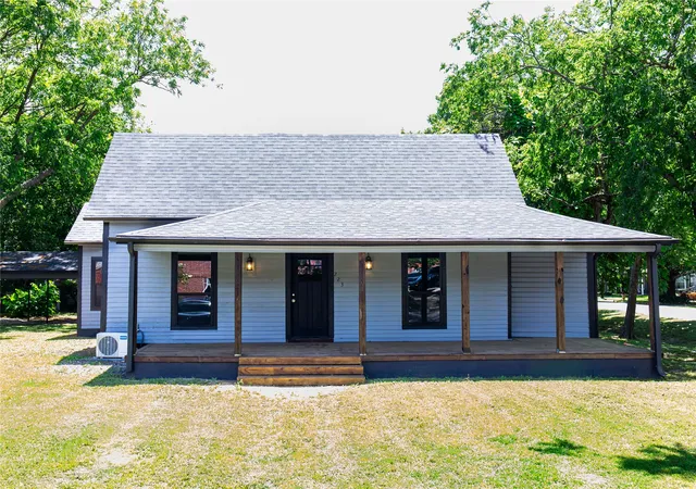 Homes for sale in Van Alstyne, TX | 223 E Shreveport St, Van Alstyne, TX 75495 | MLS# 21266161