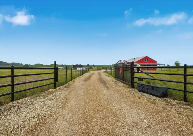 Photo 2 of House for sale at 5681 Cooksey Ln, Robinson, TX 76706 | MLS# 21266162 | Listing updated on 2026-09-29