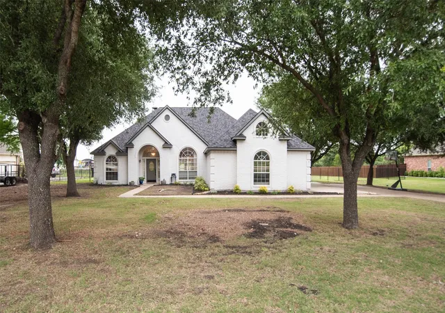 Homes for sale in Talty, TX | 1393 W Alamosa Dr, Talty, TX 75160 | MLS# 21265838