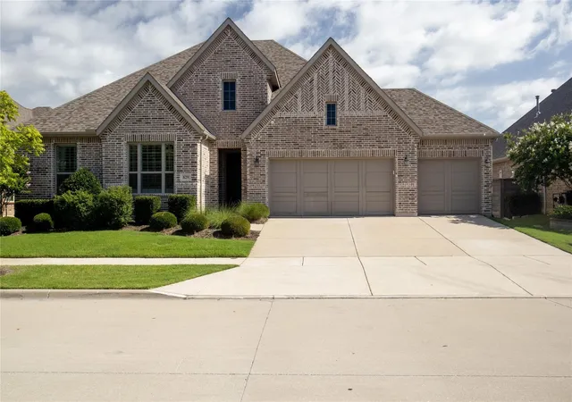 Homes for sale in Little Elm, TX | 829 Boardwalk Wy, Little Elm, TX 76227 | MLS# 21266166