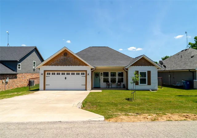 Homes for sale in Granbury, TX | 2703 San Gabriel Dr, Granbury, TX 76048 | MLS# 21259947